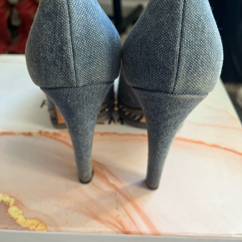 CHANEL Denim and Gray Heels - Picture 5 of 8